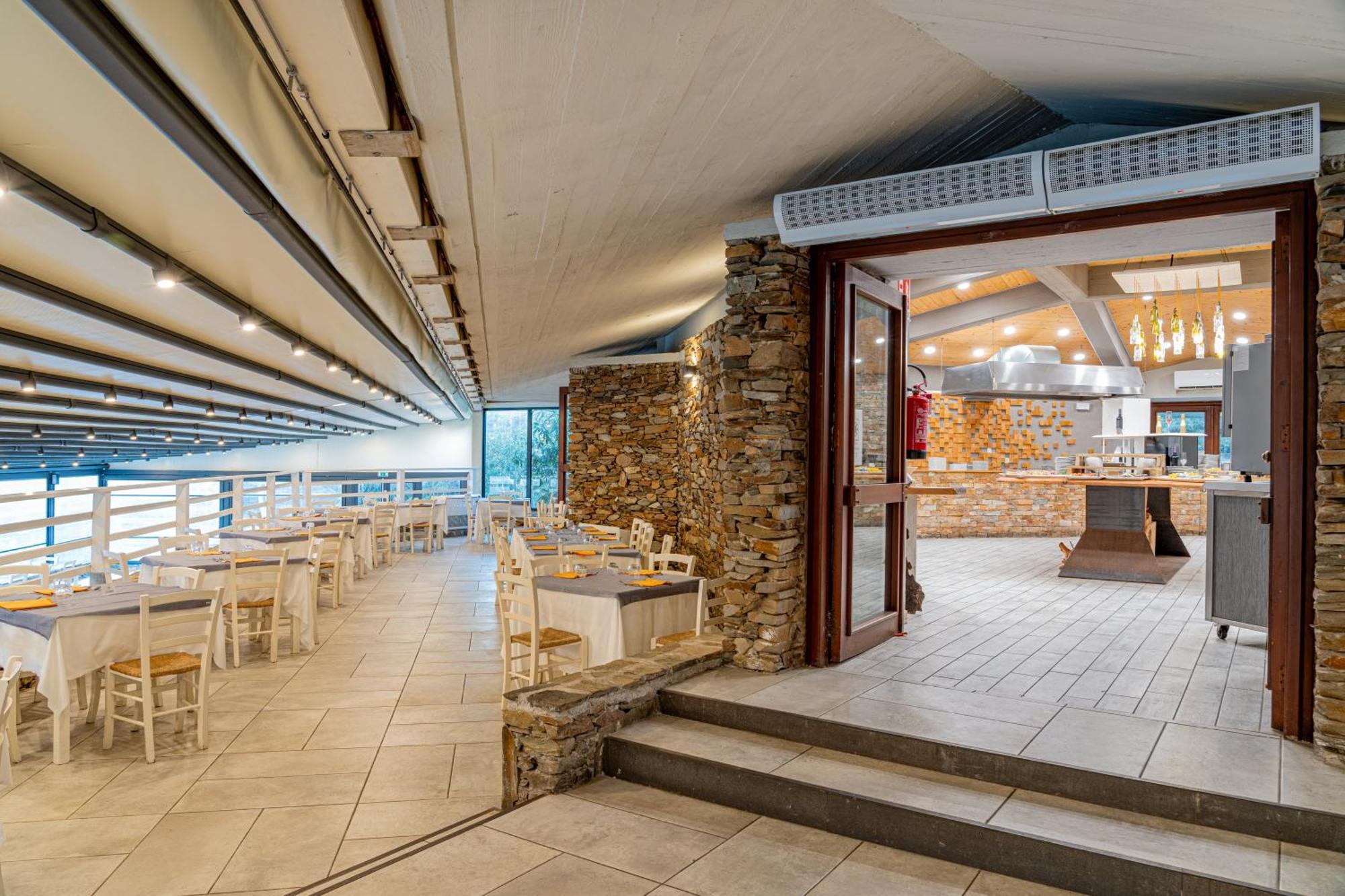 Club Esse Sporting Hotel Stintino Exterior photo
