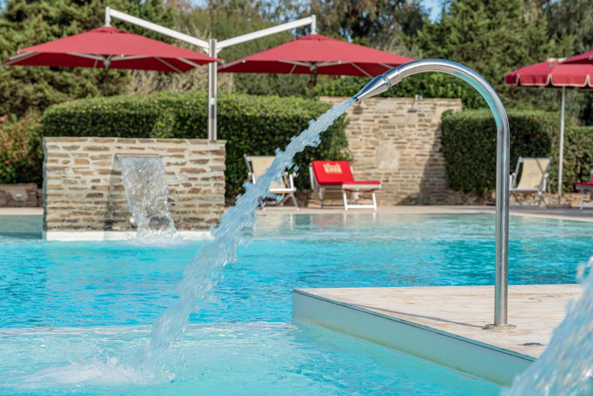 Club Esse Sporting Hotel Stintino Exterior photo
