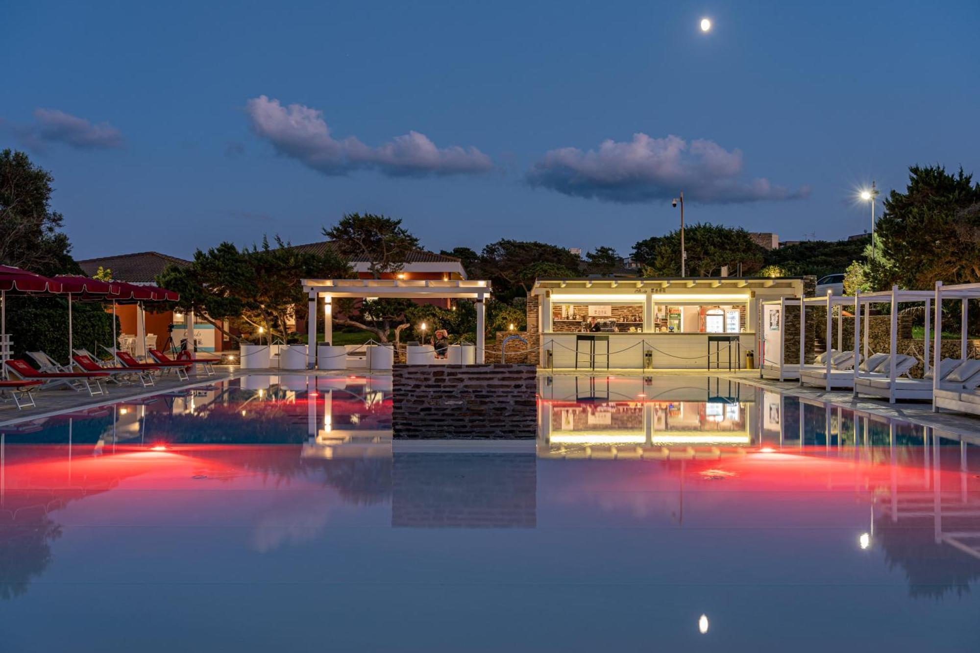 Club Esse Sporting Hotel Stintino Exterior photo